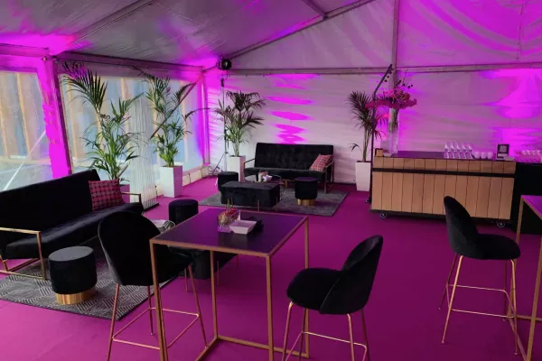 Structure extérieure de 200m2 pour une inauguration