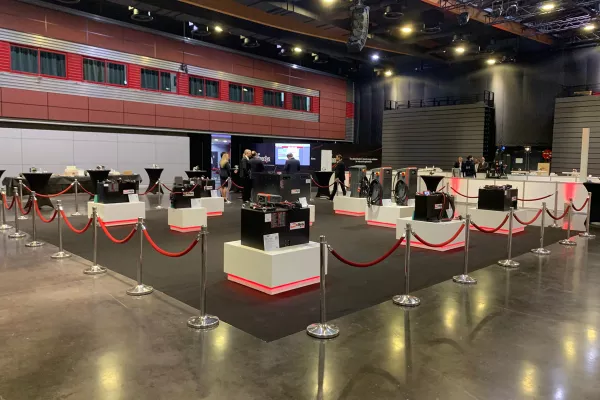 AMENAGEMENT D'UN HALL POUR 2 JOURNEES DE PRESENTATION